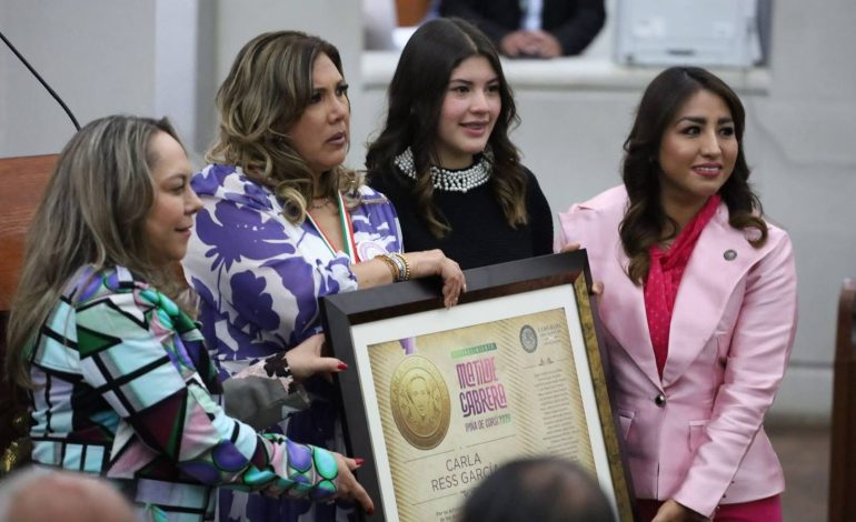  Congreso de SLP entrega presea Matilde Cabrera Ipiña 2026 a la activista Carla Ress García