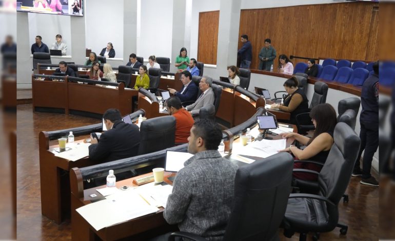  Diputados de SLP promedian 9 horas de trabajo en el Pleno al mes; cobran a 291 mil pesos la hora