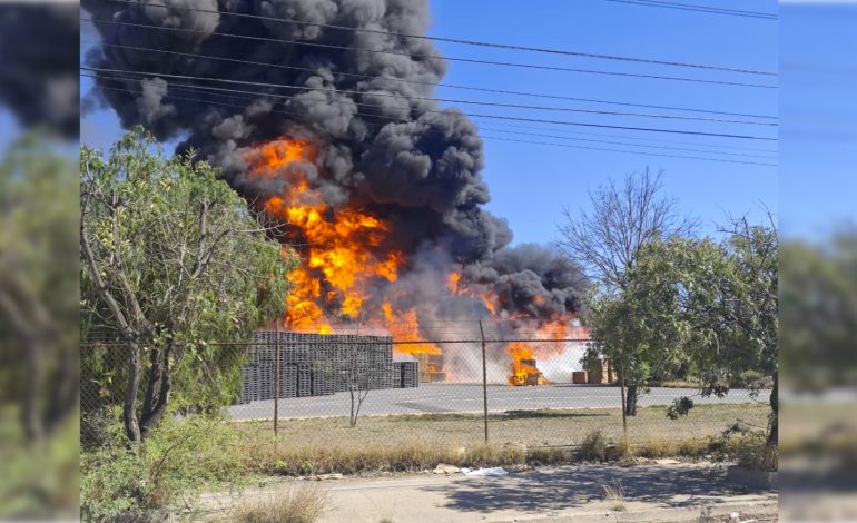  Se registra tercer incendio en la Zona Industrial en menos de un mes