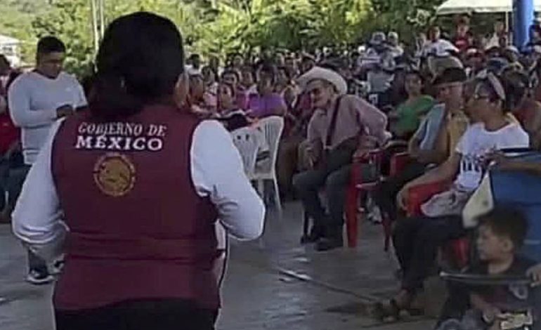  Funcionarios de Bienestar dejan plantada a la asamblea de Mecatlán
