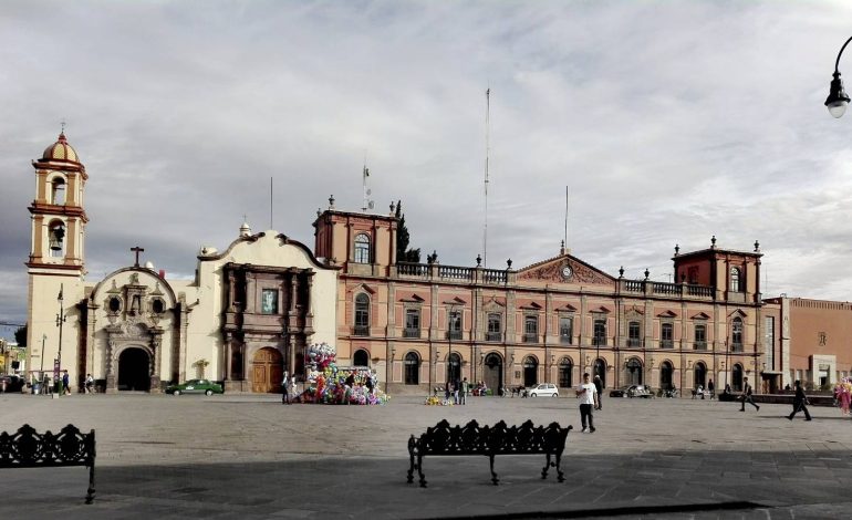 Galindo defiende uso de Plaza de Fundadores y niega riesgo estructural