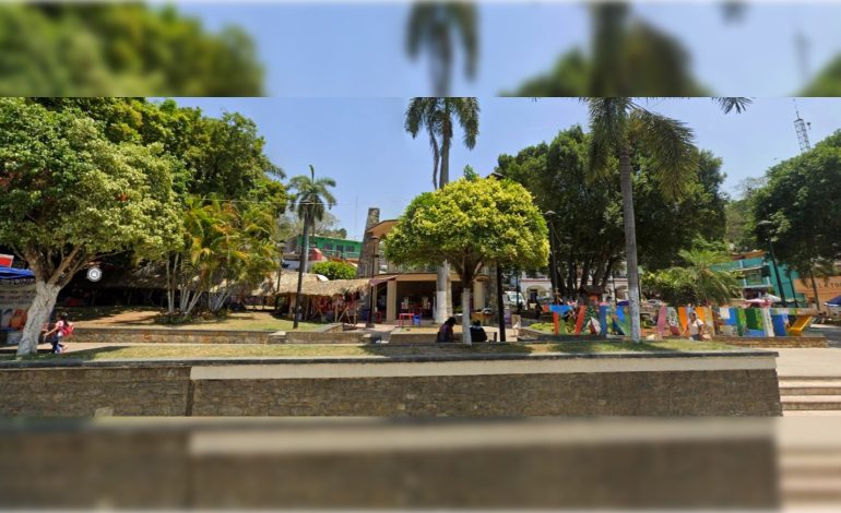  Ayuntamiento de Tancanhuitz niega plaza principal para festejo infantil