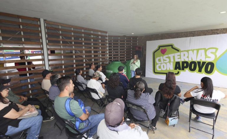  Difunde Ruth González entrega de cisternas con su imagen y cargo legislativo