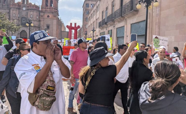  Video | Manifestantes toman el Congreso de SLP para exponer reclamos de distintos sectores