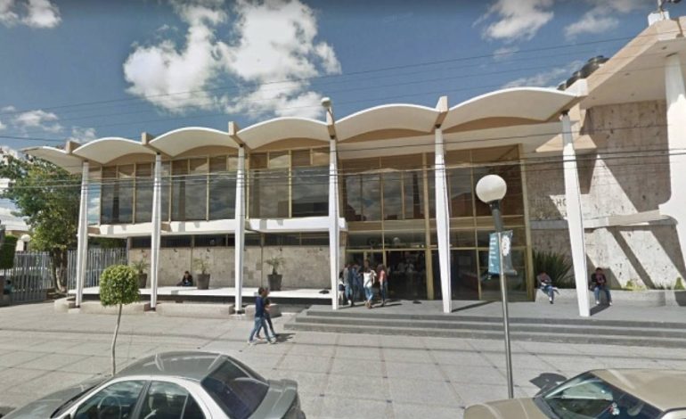  Tribunal colegiado mantiene vivo amparo por elección de director en Derecho de la UASLP