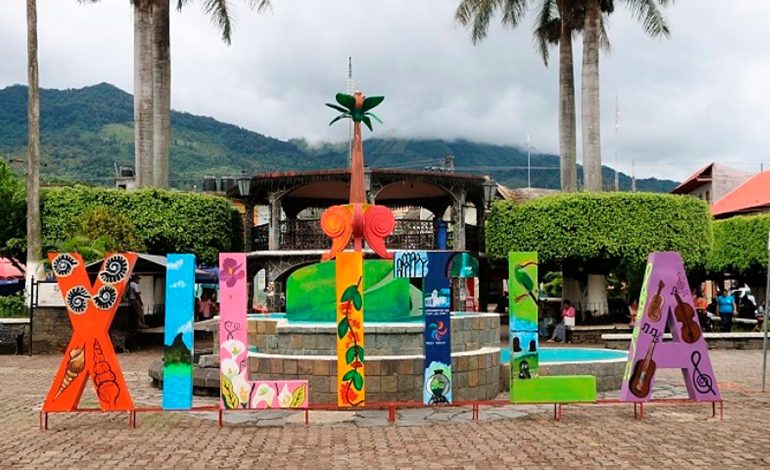  Gobierno estatal anuncia campus universitario en Xilitla