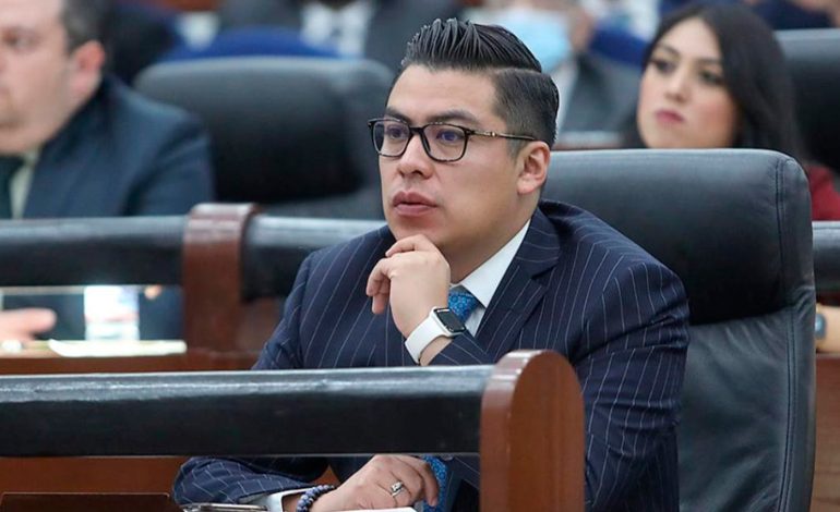  Tras reunirse con la CEDH, Cuauhtli Badillo deja en manos de la Jucopo la comparecencia