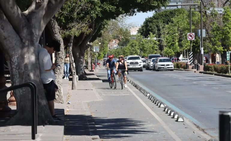  Colectivos advierten abandono y riesgos en las ciclovías de la capital potosina