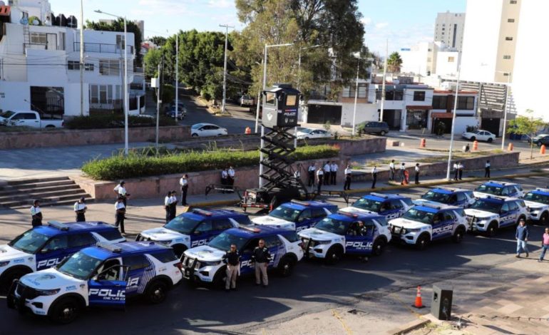  Ayuntamiento de SLP entrega nuevo parque vehicular, pero no publica las licitaciones ni costos