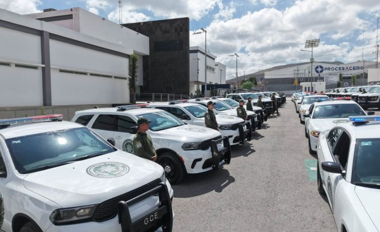  Gobierno estatal entregó 42 patrullas a la zona metropolitana