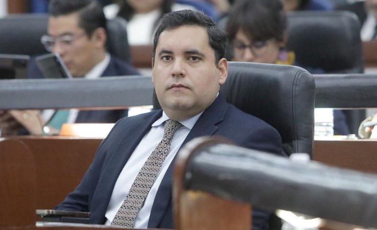  Emilio Rosas se registra para tres coordinaciones de Morena