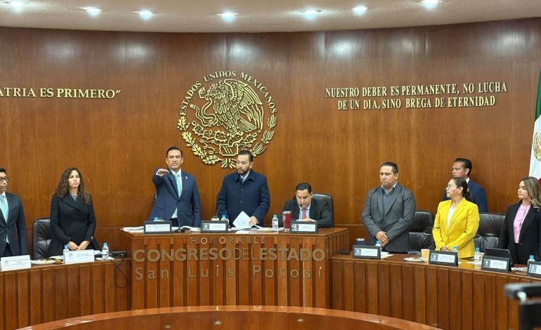  Torres llama a “seguir haciendo equipo” y defiende continuidad del proyecto estatal en comparecencia