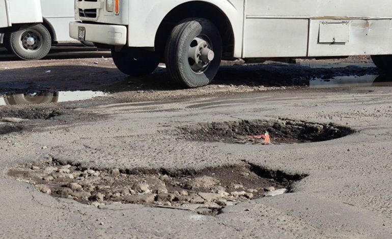  Industrial Aviación y Satélite encabezan reportes de baches en SLP